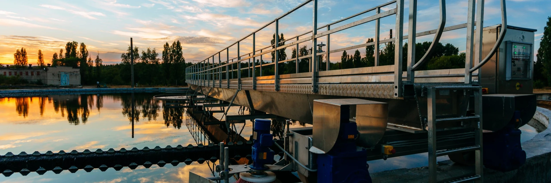 /uploads/media/hero_small_desktop_slide/06/2686-RCEkoenergia%20woda.webp?v=1-0